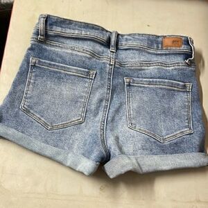 RSQgirls high rise cuffJEANSsize3/w26very stretchy material inVery goodCondition